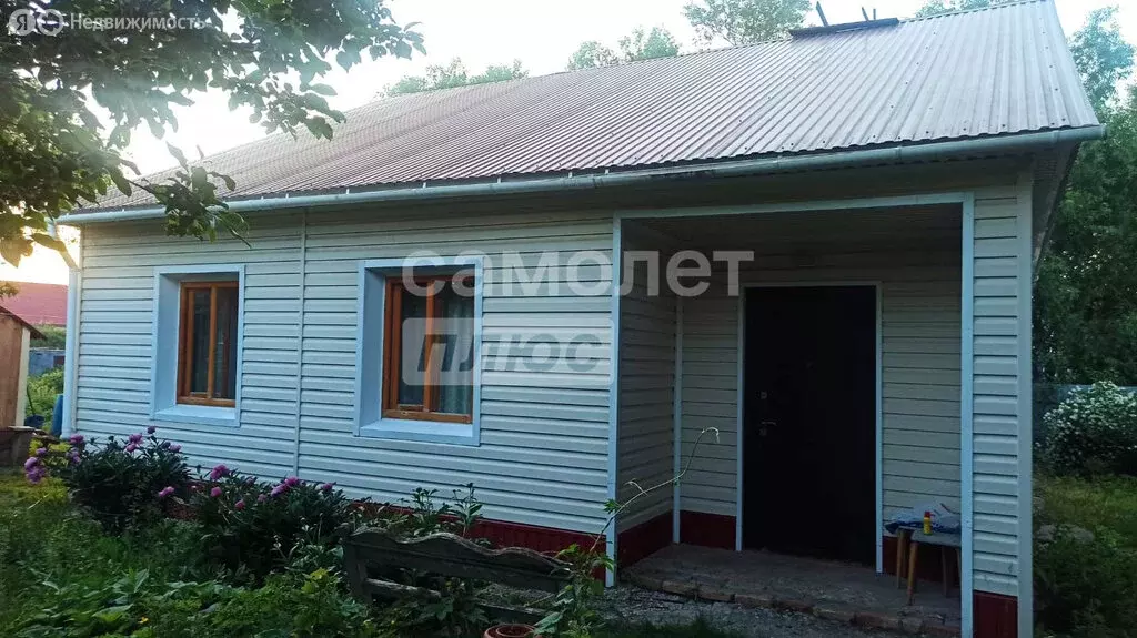 Дом в Октябрьский, улица Каратова, 63 (72 м) - Фото 1