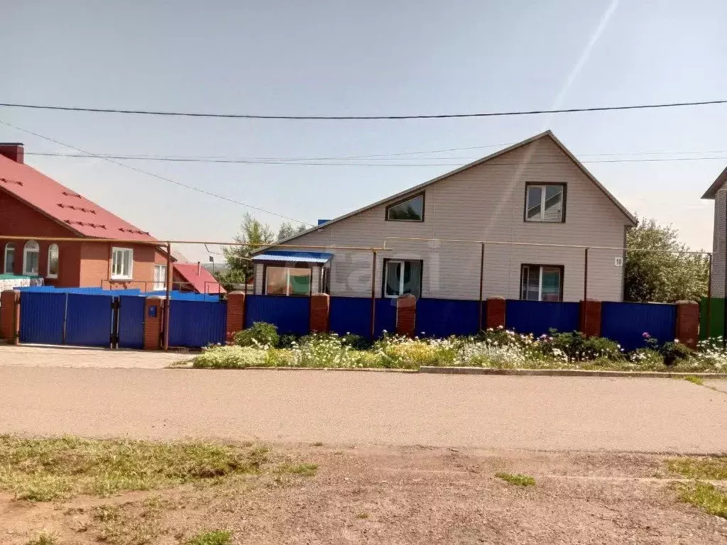 Дом в Башкортостан, Бирск Крестьянская ул. (122 м) - Фото 1