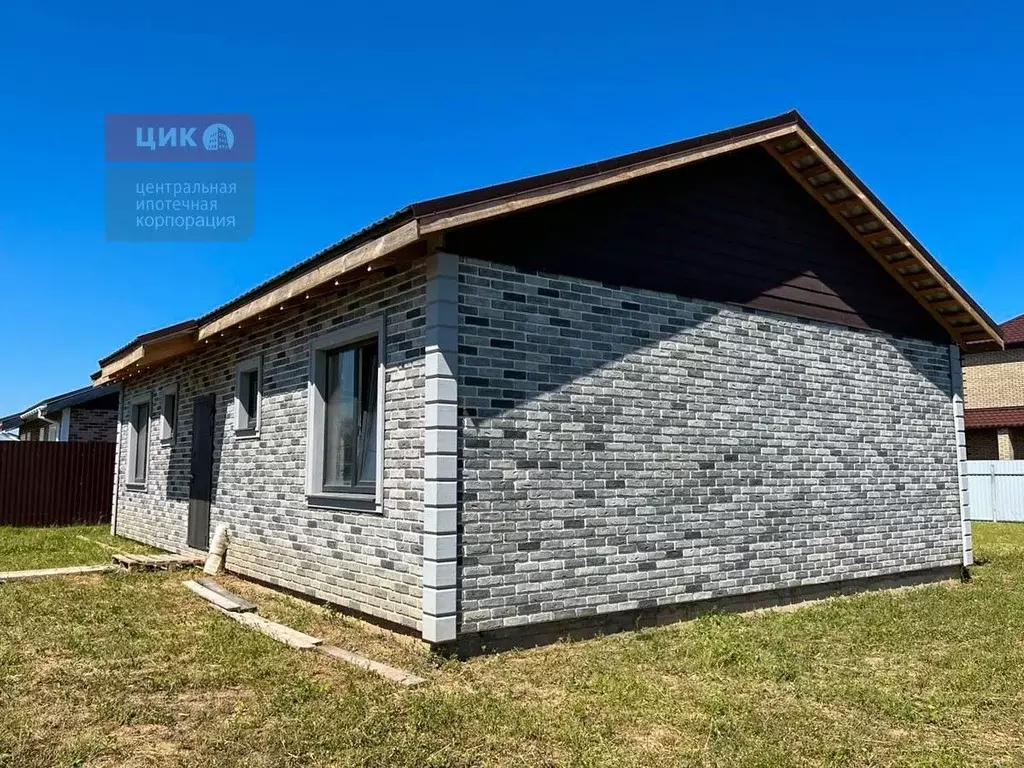 Дом в Рязанская область, Рязанский район, Вышгородское с/пос, с. ... - Фото 1