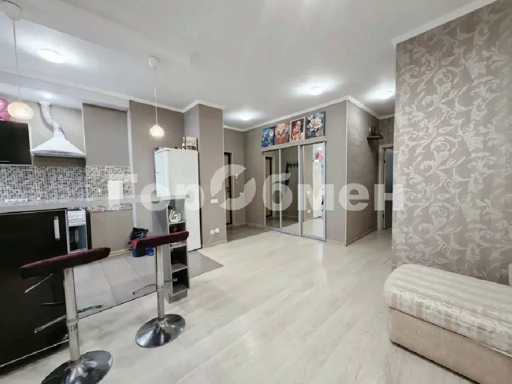 Продается 2-комнатная квартира - Фото 1