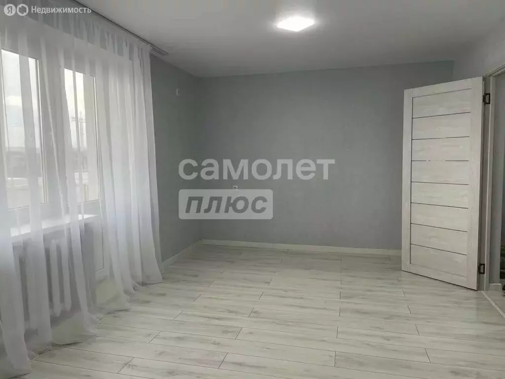 3-комнатная квартира: Абинск, улица Серова, 46 (65 м) - Фото 1