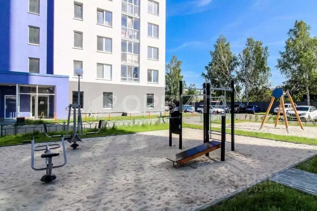 2-к кв. Тюменская область, Тюмень ул. Ветеранов Труда, 9Ак4 (63.6 м) - Фото 0