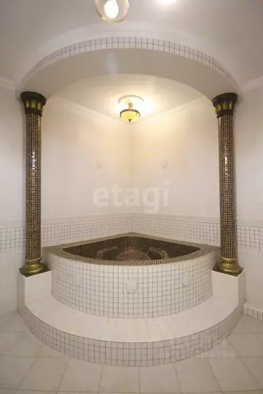 Дом в Ямало-Ненецкий АО, Новый Уренгой ул. Грибная, 57 (340 м) - Фото 1