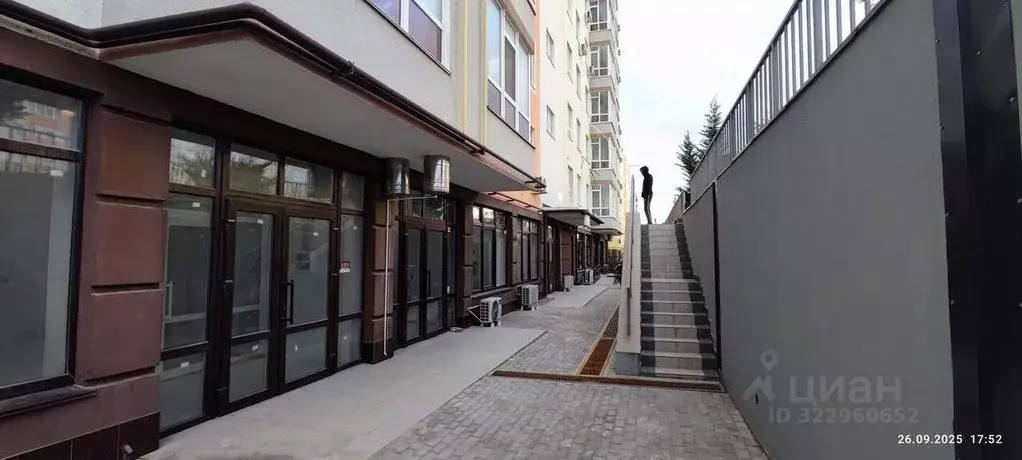 Торговая площадь в Крым, Симферополь ул. Батурина, 131 (54 м) - Фото 1