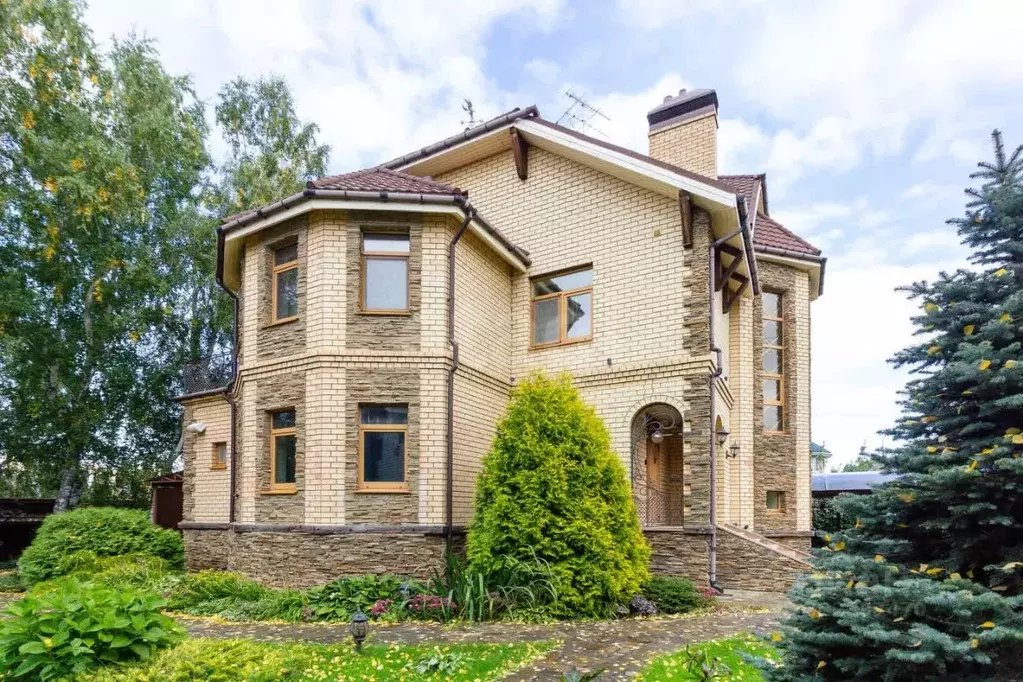 Дом в Тюменская область, Тюмень ул. Рабочей молодежи (500 м) - Фото 1