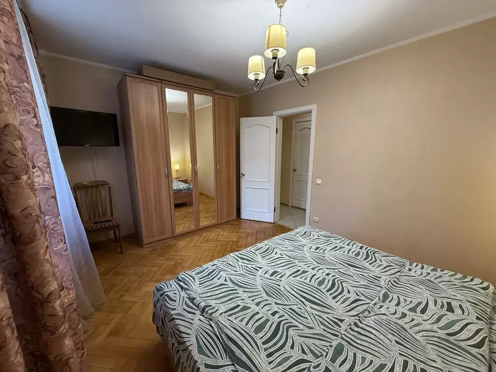 3-к кв. Калужская область, Калуга ул. Дзержинского, 92к2 (85.0 м) - Фото 0