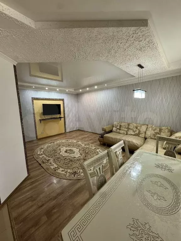 3-к. квартира, 70 м, 1/4 эт. - Фото 0