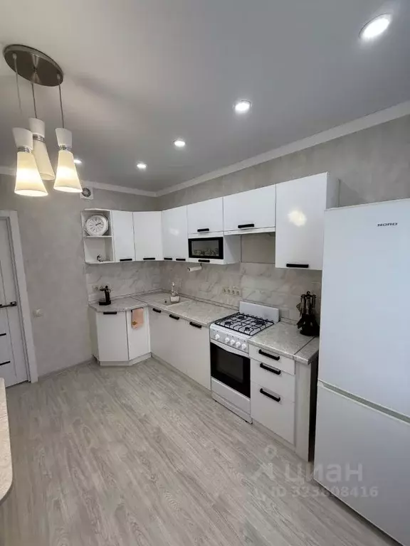 2-к кв. Астраханская область, Астрахань ул. Генерала Епишева, 19 (70.0 ... - Фото 1