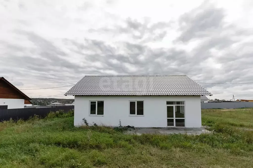 Дом в Свердловская область, Белоярский муниципальный округ, с. ... - Фото 1