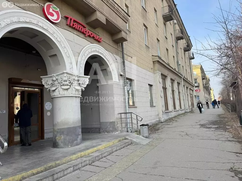 Торговая площадь (818 м) - Фото 1