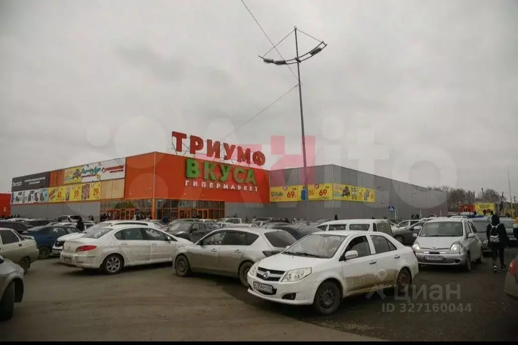 Помещение свободного назначения в Омская область, Омск бул. ... - Фото 1