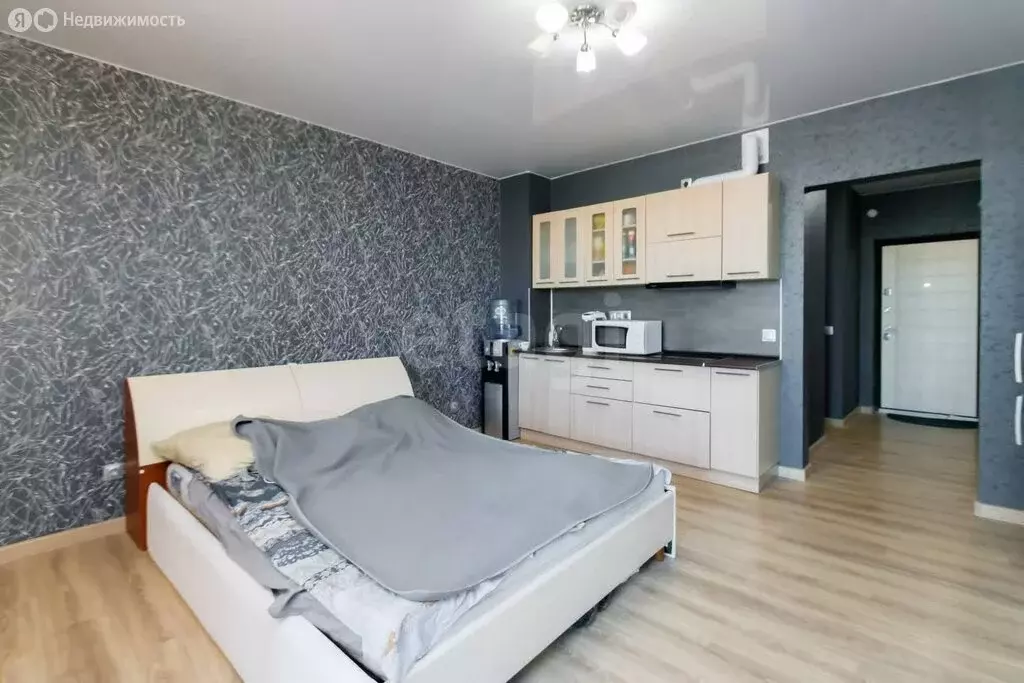 Квартира-студия: Тюмень, улица Федюнинского, 64к1 (31 м) - Фото 1