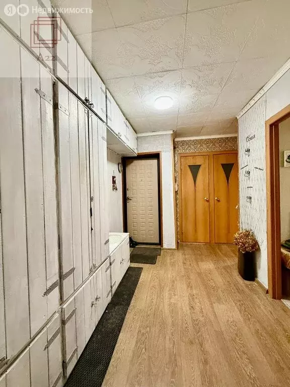 4-комнатная квартира: Новоалтайск, Октябрьская улица, 21 (62 м) - Фото 0