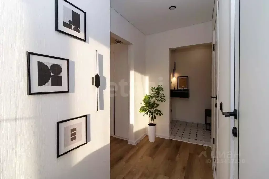 1-к кв. Тюменская область, Тюмень ул. 30 лет Победы, 58 (37.0 м) - Фото 0