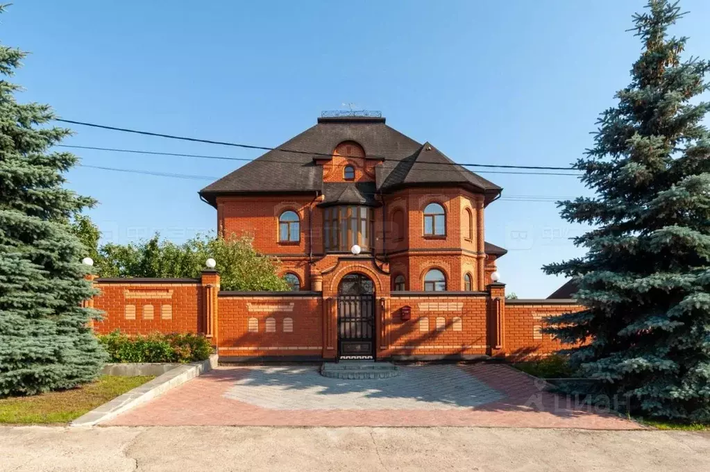 Дом в Татарстан, Лаишевский район, Столбищенское с/пос, с. Усады ул. ... - Фото 1