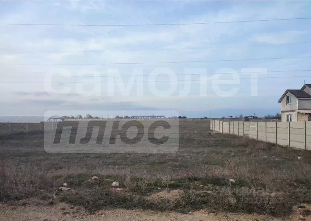 Участок в Крым, Сакский район, Суворовское с/пос, с. Лиманное ул. ... - Фото 1