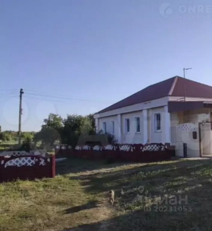 Дом в Белгородская область, Старооскольский городской округ, с. ... - Фото 1