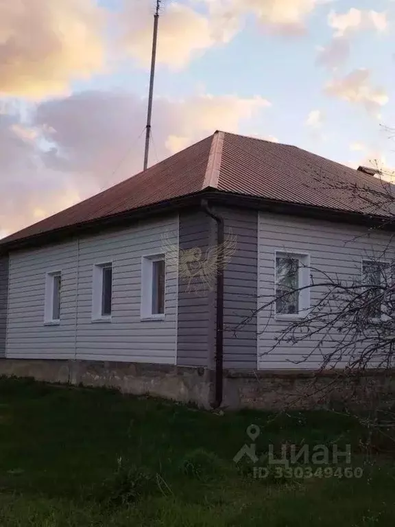 Дом в Белгородская область, Старооскольский городской округ, с. ... - Фото 1