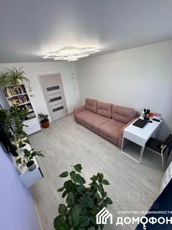 2-к кв. Омская область, Омск Солнечный мкр, ул. Комкова, 2 (45.2 м) - Фото 0