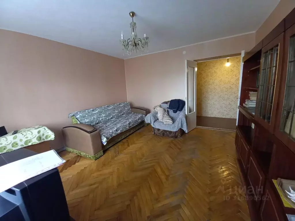 3-к кв. Ленинградская область, Тихвин 3-й мкр, 2/3 (64.3 м) - Фото 0