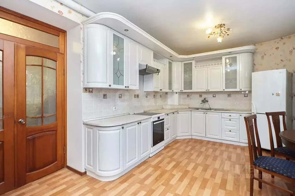 1-к кв. Тюменская область, Тюмень ул. Грибоедова, 15к2 (65.5 м) - Фото 0