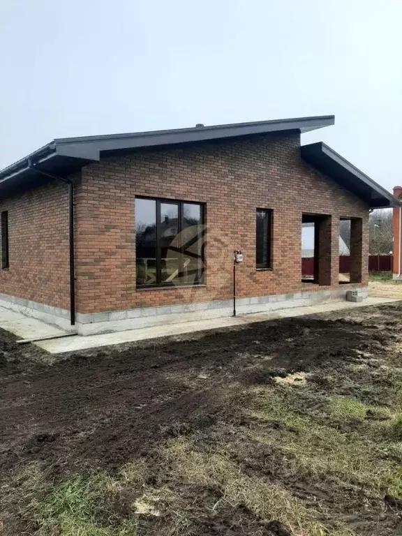 Коттедж в Белгородская область, Старооскольский городской округ, с. ... - Фото 1