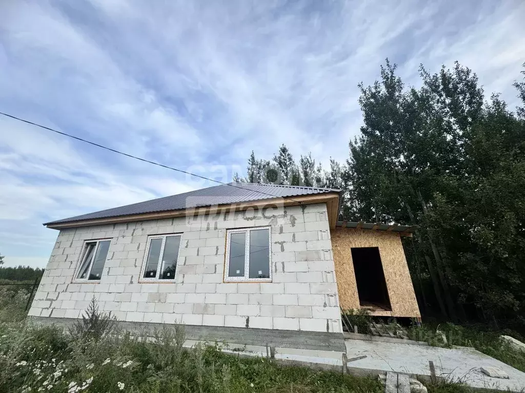 Дом в Челябинская область, с. Кунашак ул. Дружбы, 32 (100 м) - Фото 0