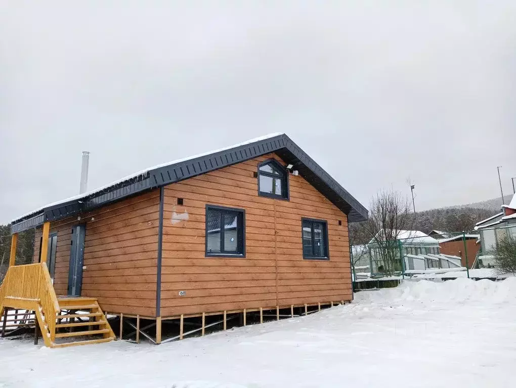 Дом в Башкортостан, Белорецк РСУ ДОР Родничок КС, 61 (80 м) - Фото 1