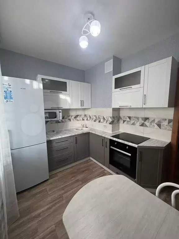 1-к. квартира, 38 м, 4/17 эт. - Фото 0