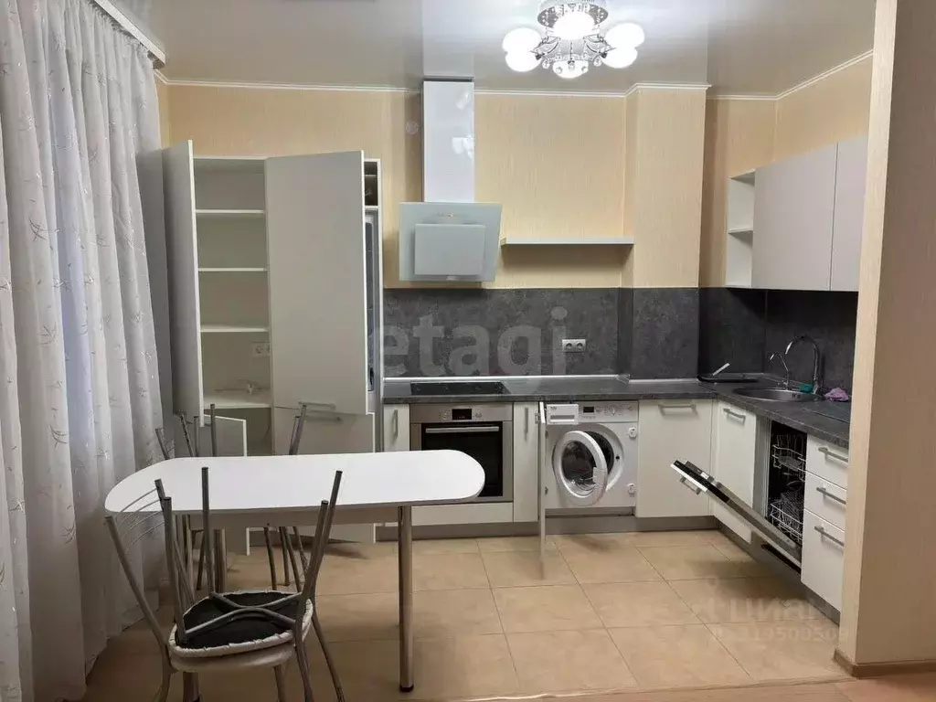 1-к кв. Тюменская область, Тюмень ул. Мельникайте, 142 (54.0 м) - Фото 0