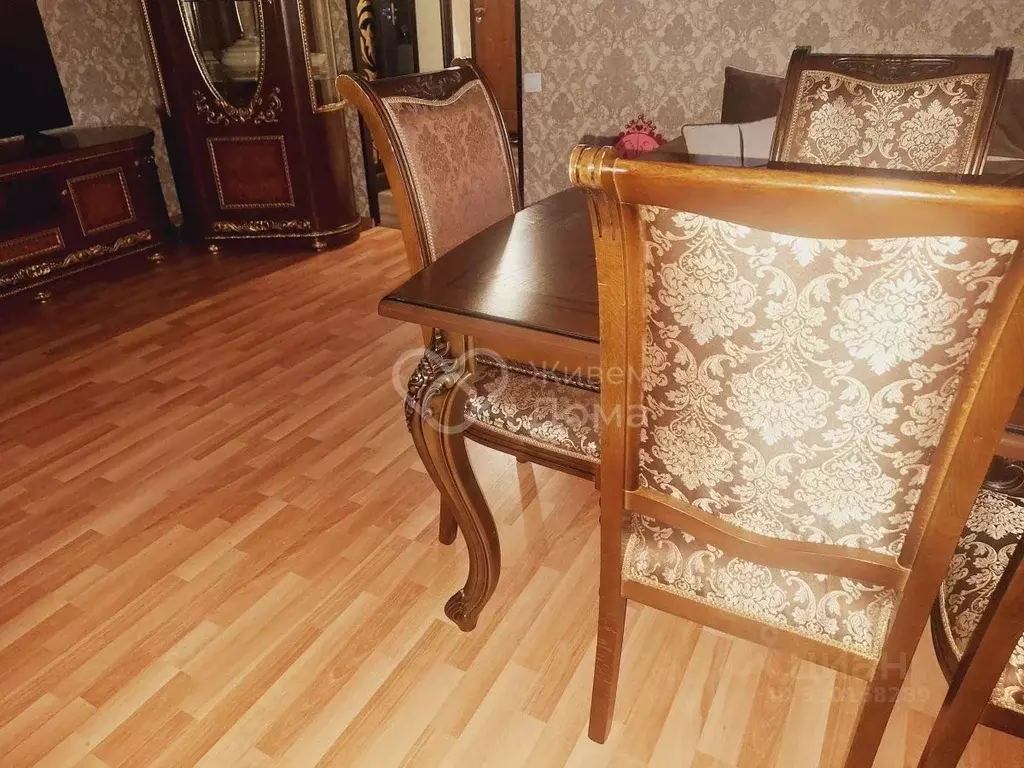 3-к кв. Волгоградская область, Волгоград ул. Быстрова, 82 (62.4 м) - Фото 1