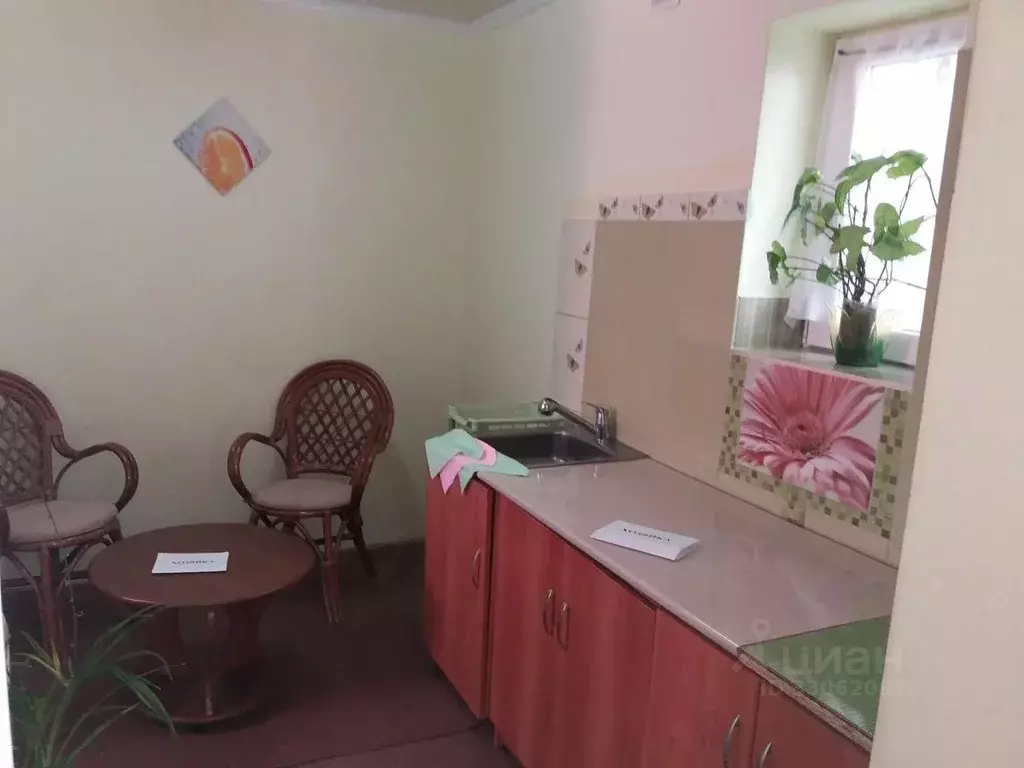 1-к кв. Крым, Симферополь ул. Кипарисная, 2 (30.0 м) - Фото 1
