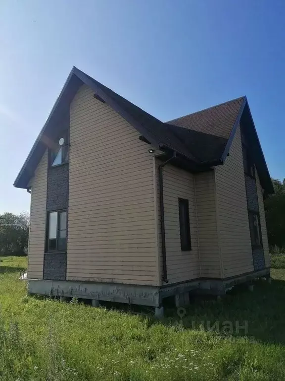 Дом в Новгородская область, Новгородский район, Савинское с/пос, д. ... - Фото 1