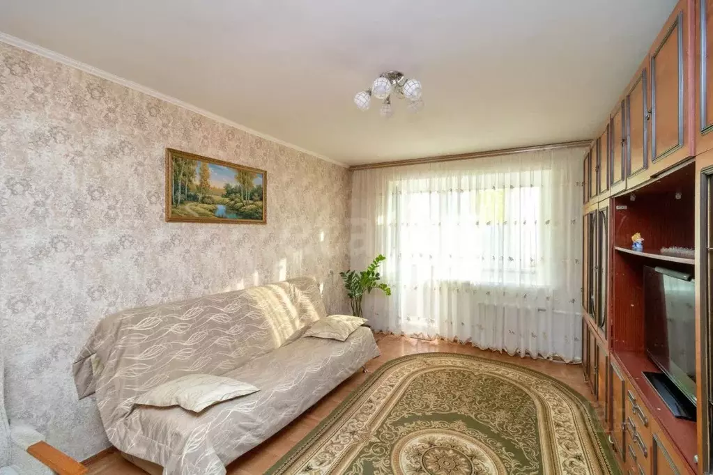 3-к кв. Тюменская область, Тюмень Мелиораторов мкр, ул. Мелиораторов, ... - Фото 0