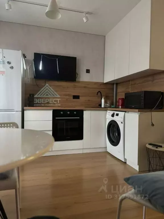 2-к кв. Хакасия, Абакан ул. Кирова, 212 (63.0 м) - Фото 0