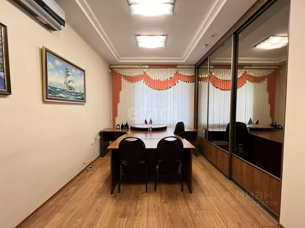 Офис в Красноярский край, Красноярск ул. Авиаторов, 27 (18 м) - Фото 1