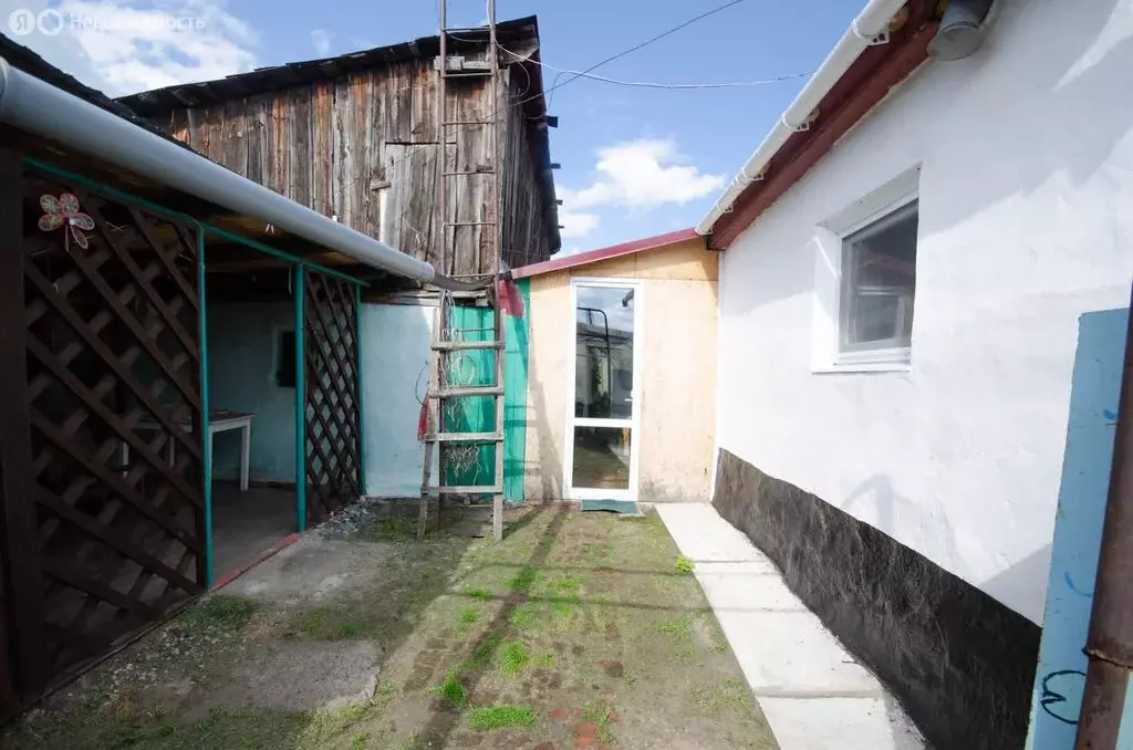 Дом в Ялуторовск, Красноармейская улица (56 м) - Фото 1