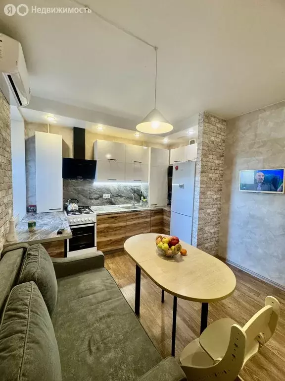 2-комнатная квартира: Волгоград, улица 70-летия Победы, 8 (55.4 м) - Фото 1