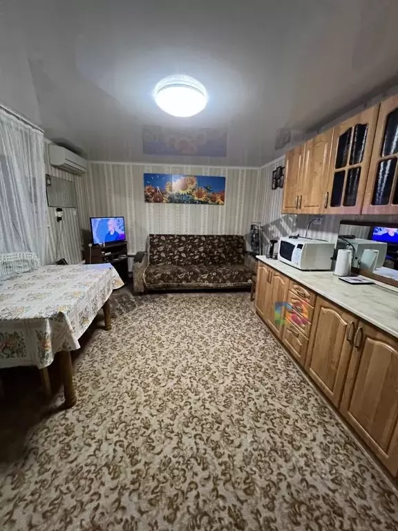 Дом в Калмыкия, Целинный район, с. Троицкое ул. Комарова, 17 (106 м) - Фото 1