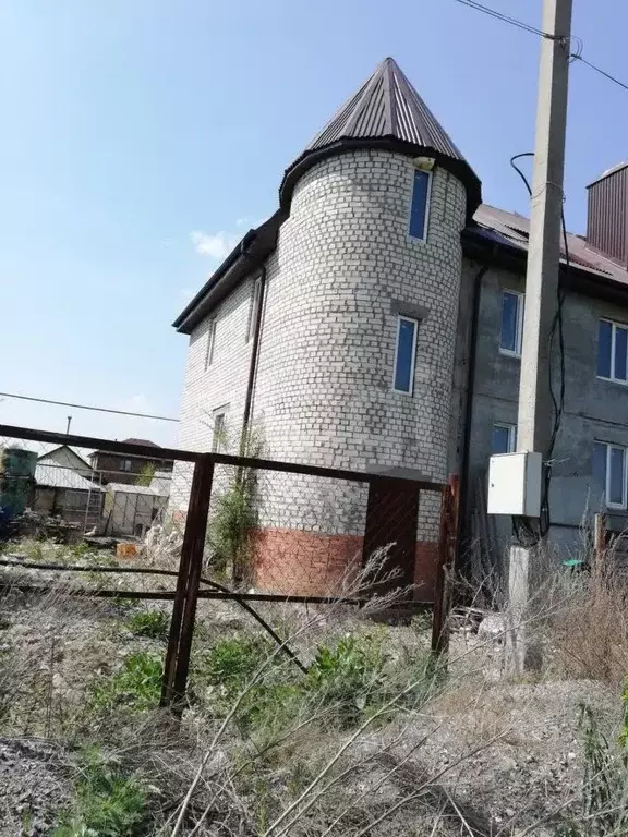Дом в Саратовская область, Энгельсский район, Красноярское ... - Фото 0