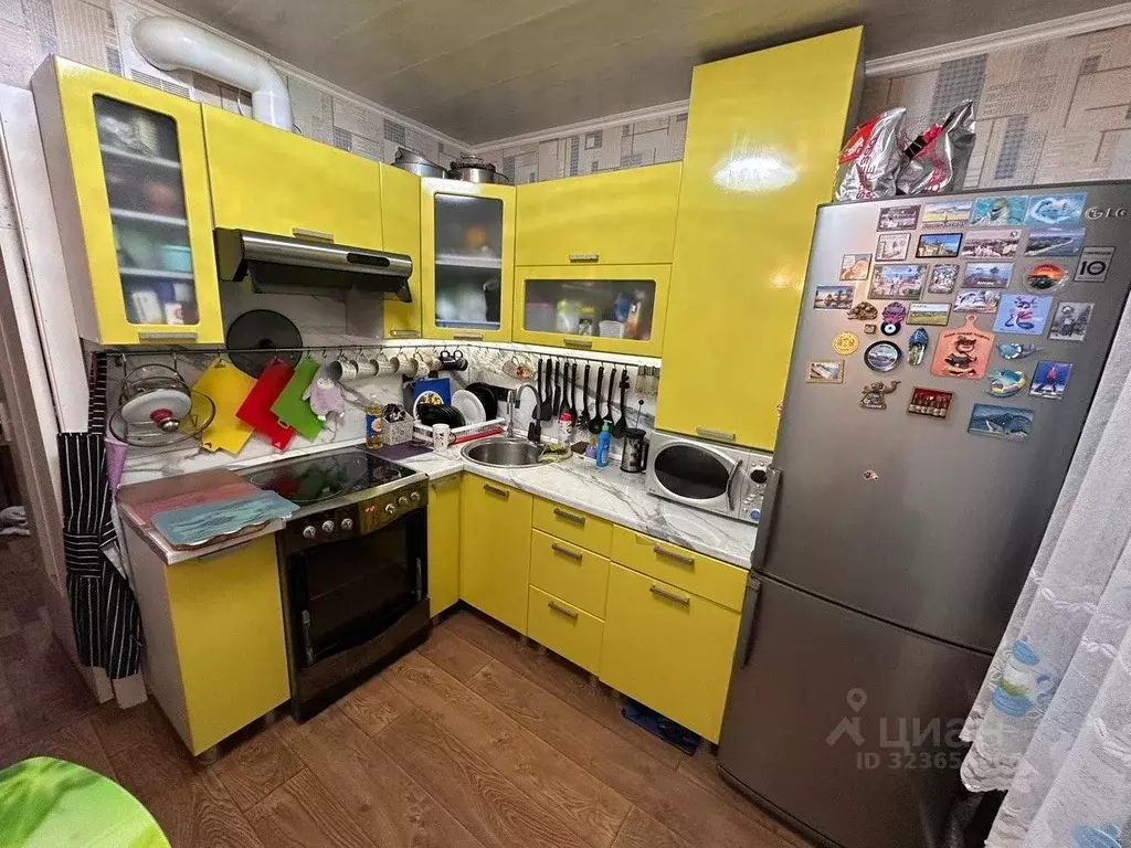 3-к кв. Ленинградская область, Кириши просп. Героев, 32 (68.4 м) - Фото 1