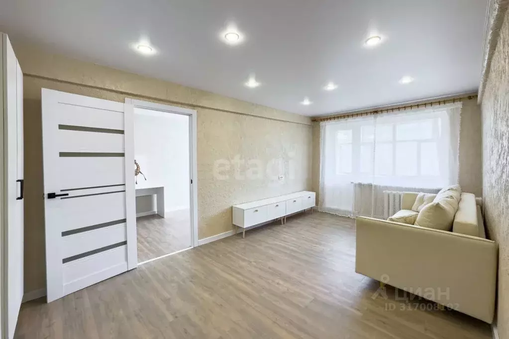 2-к кв. Ульяновская область, Ульяновск ул. Варейкиса, 9 (44.8 м) - Фото 0