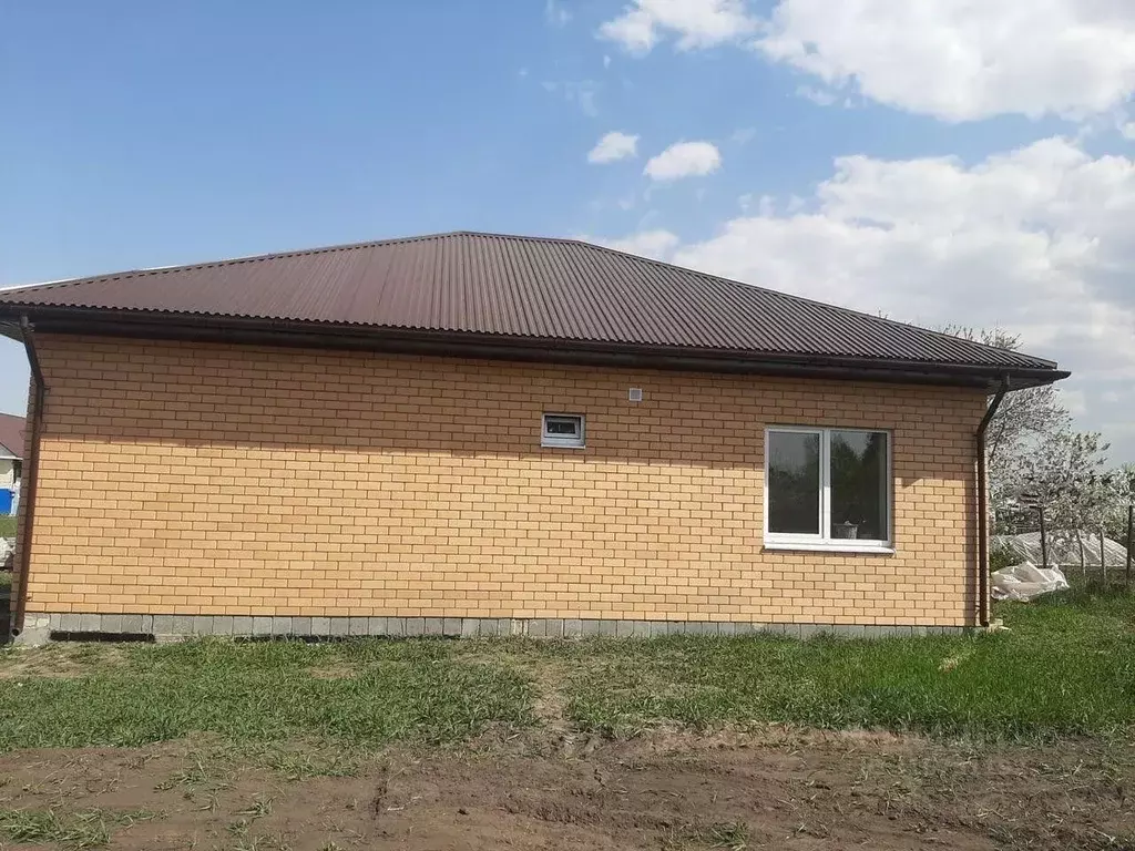 Коттедж в Белгородская область, Старооскольский городской округ, с. ... - Фото 1