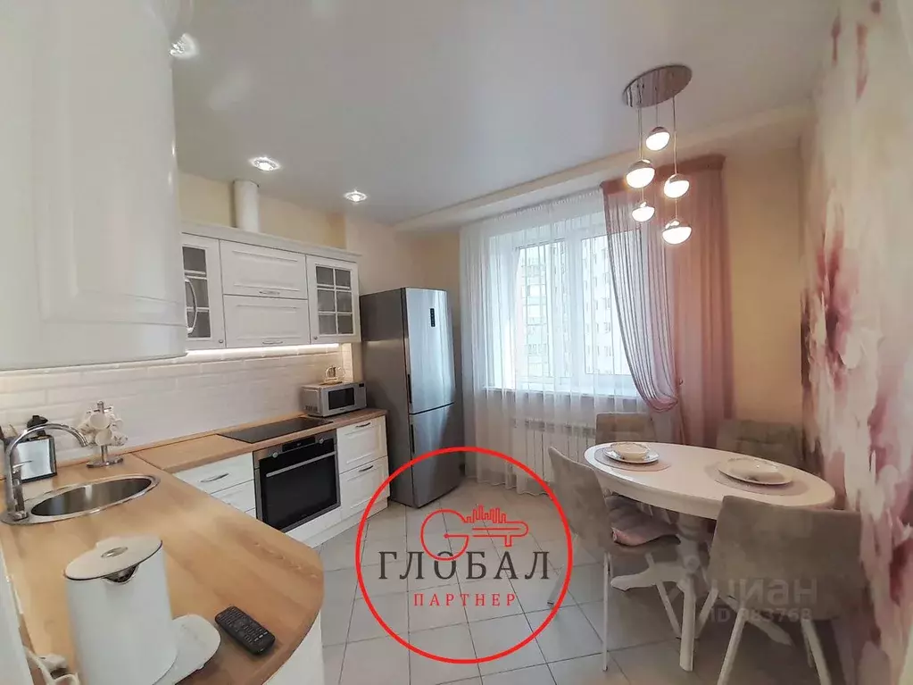 2-к кв. Приморский край, Владивосток ул. Толстого, 40А (54.0 м) - Фото 0