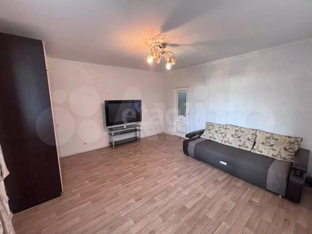 1-к. квартира, 45 м, 1/10 эт. - Фото 1