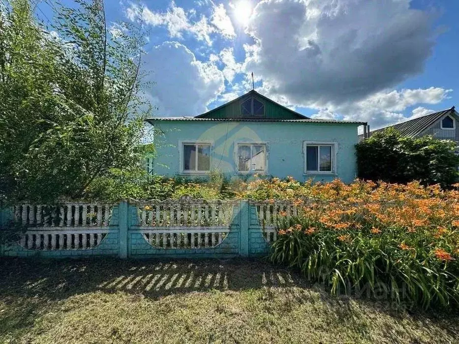 Дом в Белгородская область, Старооскольский городской округ, с. ... - Фото 0