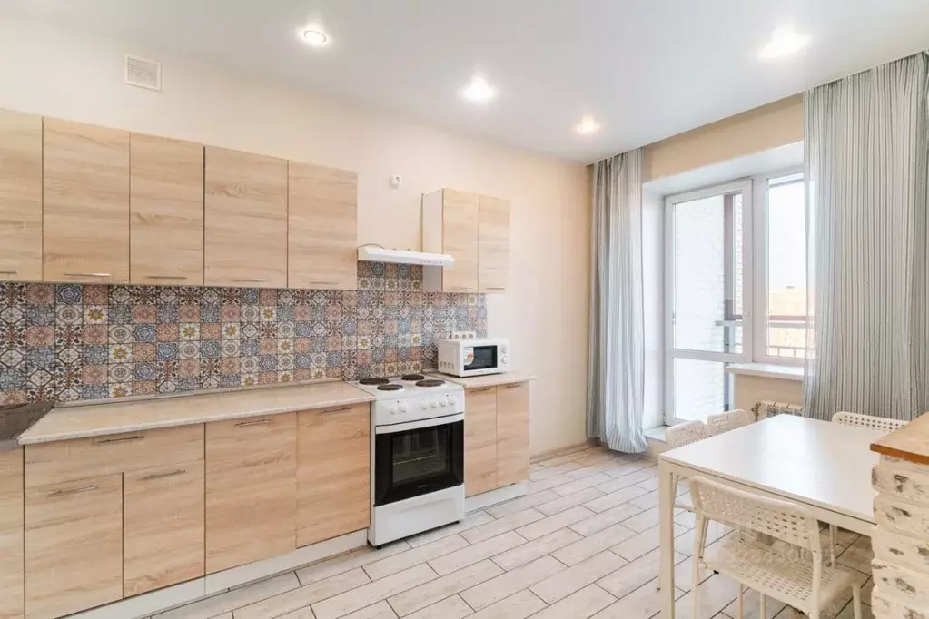 2-к кв. Омская область, Омск просп. Комарова, 11 (54.0 м) - Фото 1