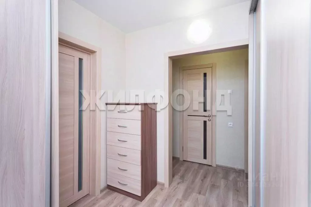 3-к кв. Новосибирская область, Новосибирск ул. Виктора Шевелева, 24 ... - Фото 1