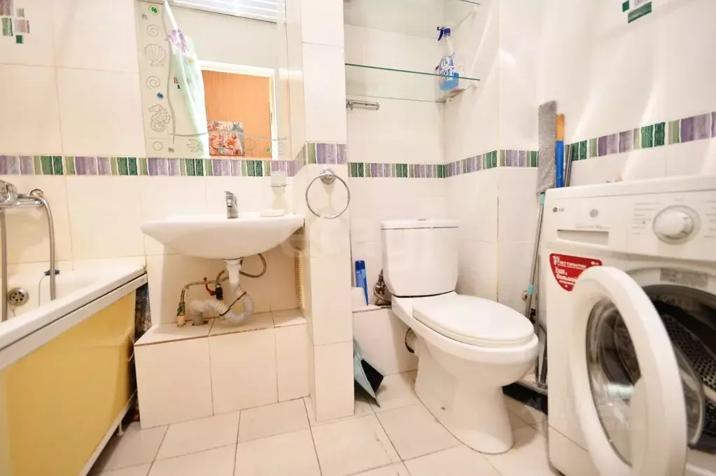 3-к кв. Саха (Якутия), Якутск Октябрьская ул., 28 (65.0 м) - Фото 1