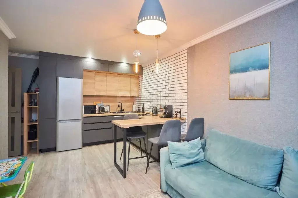 2-к кв. Тюменская область, Тюмень ул. Республики, 196 (44.3 м) - Фото 1